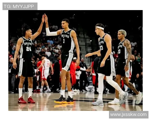 火箭队与马刺队精彩对决在线高清直播全程回放不容错过